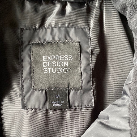 Express Men's Black Puffer Vest - Picture 2 of 8